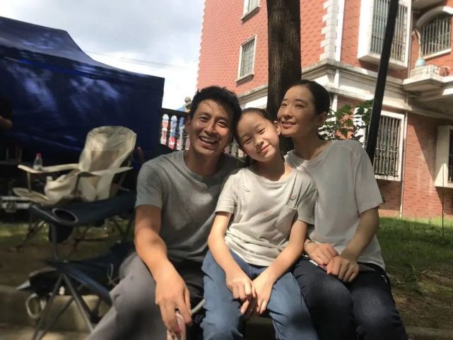 眼下正在热播的都市情感剧《小舍得》,因为剧情中涉