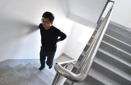 而对于40岁以后的人来说,如果你平时爬楼梯后不会气喘