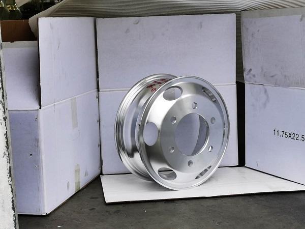 80%卡车司机都不知道的铝合金轮毂能省钱的密码!