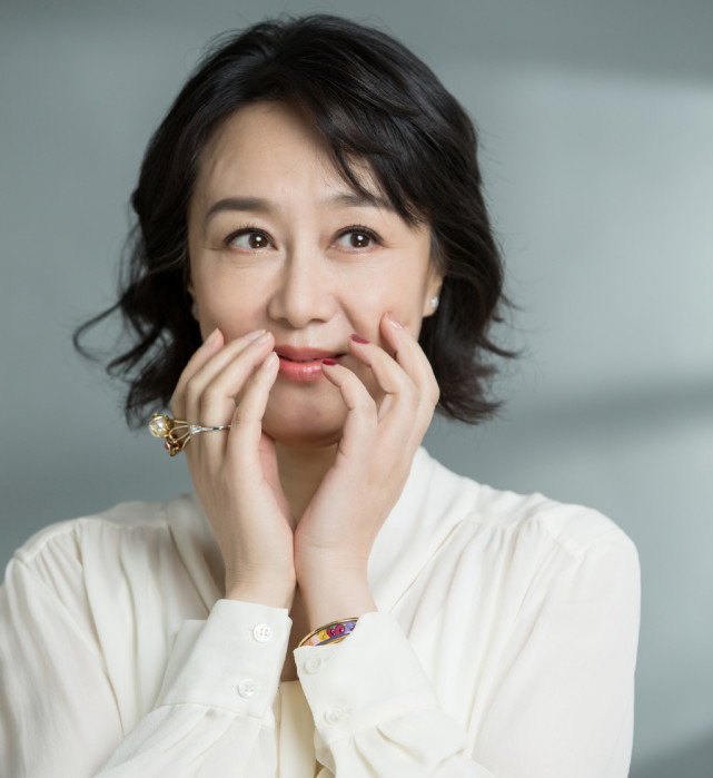 蔡菊英扮演者吴玉芳年近六旬,在《小舍得》热播之时,她也和不少网友