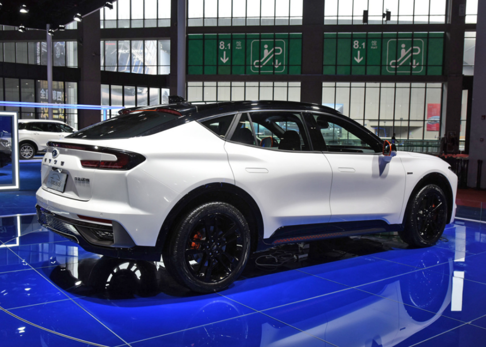 福特知耻而后勇第二款轿跑suv发布内饰比奔驰科幻