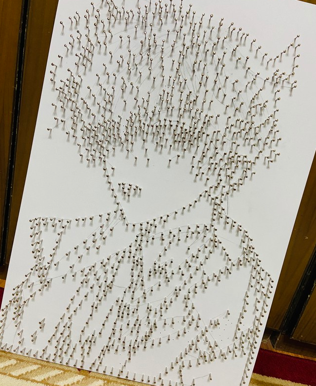 钉子也能画画网友用钉子和丝线画出新一跪下来看舒服多了