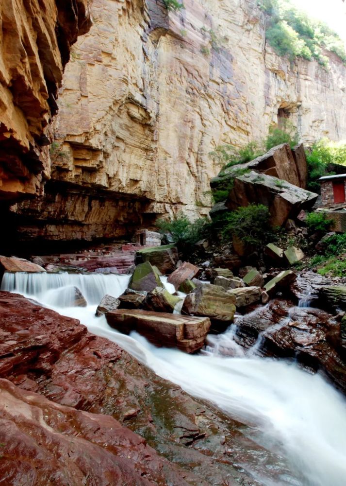 青要山峡谷美景在游尽青要山美景,吃遍青要山美食之余,还能体验