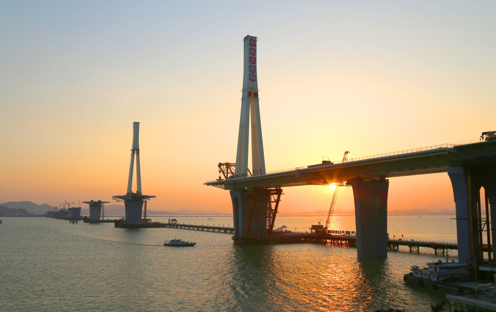 多图金海大桥建设初现雏形