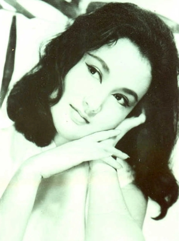 长腿姐姐婚内出轨下嫁凌云52岁又嫁初恋