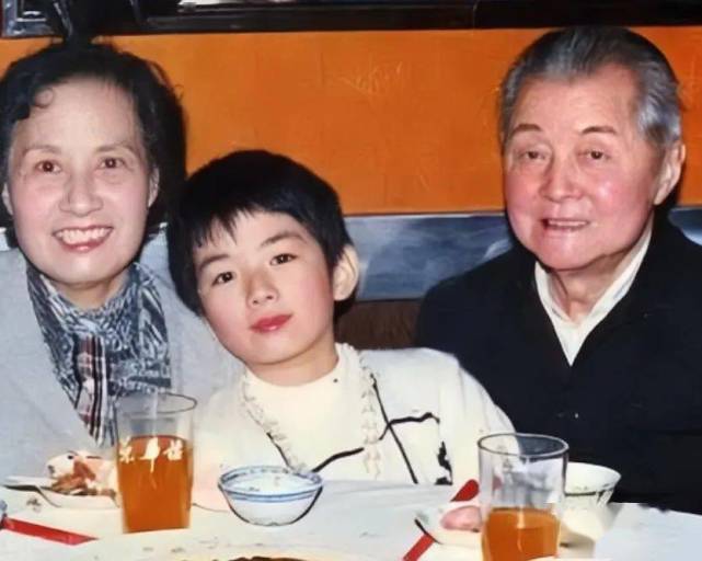 吐完槽,相完亲,这位昔日白月光能翻红成功吗?