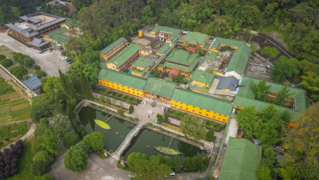 藏在大山深处的云门寺,乳源著名八景之一,古朴宁静充满魅力_腾讯新闻