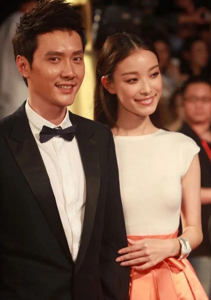 当红女星林依晨主演了《兰陵王,在这部戏中,冯绍峰挑战了高难度吻戏