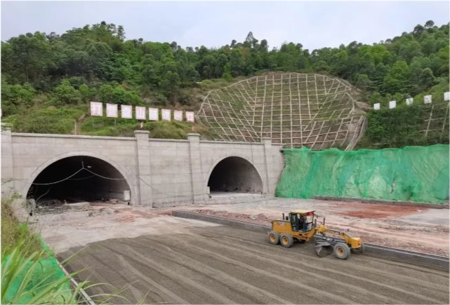 宜宾打营盘山隧道左右通道已全面贯通,预计6月30日通车!