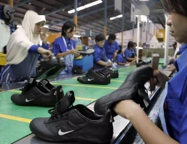 耐克,彪马的代工厂,他们从台湾转移到大陆选中了福建晋江和莆田等运输