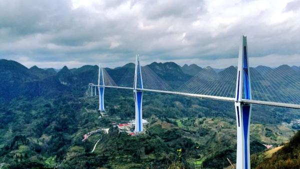 法尔胜路桥科技为沪苏通长江大桥提供了2000兆帕高强度钢丝和斜拉索