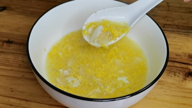 失眠睡不着不用愁老中医告诉我一把干百合加鸡蛋就能解决