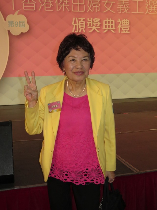 83岁余慕莲出院后首度剖白希望多玩两三年回家后就买鸡补身体