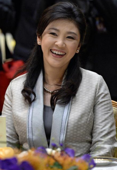 逃亡后成为中国公司董事长,她都经历了什么|泰国_时政|英拉|他信|丘阿