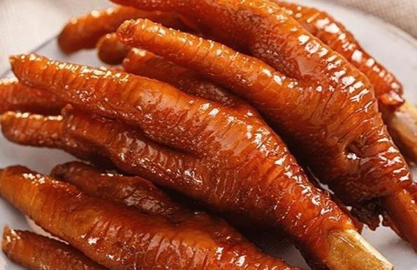 不加一滴水的酱鸡爪肉嫩脱骨好吃到舔手指