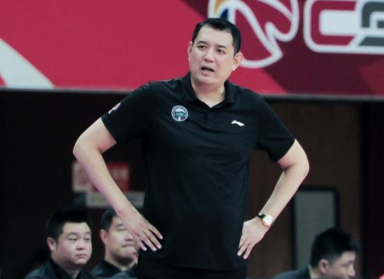 巩晓彬 CBA再曝丑闻！名帅酒驾被抓面临拘役，新赛季球队恐将巨变