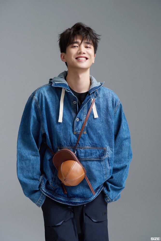 易大千露营主题大片曝光清爽男友风展露春日心动