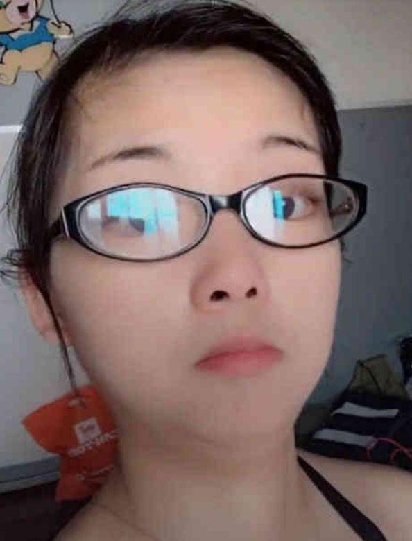 再现亚洲邪术眼镜妹变身汉服女王网友再也不敢网恋了