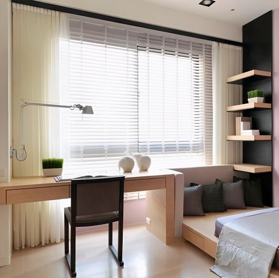 《小舍得》田雨岚给孩子做了全透明的书房,无死角监督孩子状态,这种"