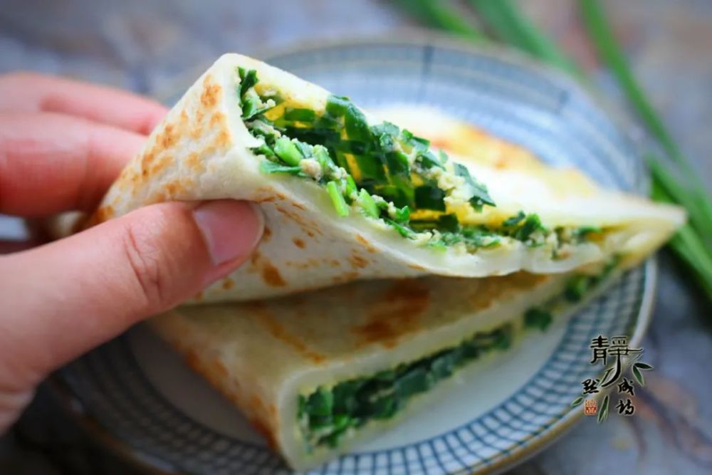 懒人版韭菜鸡蛋盒子不用和面5分钟出锅特软嫩