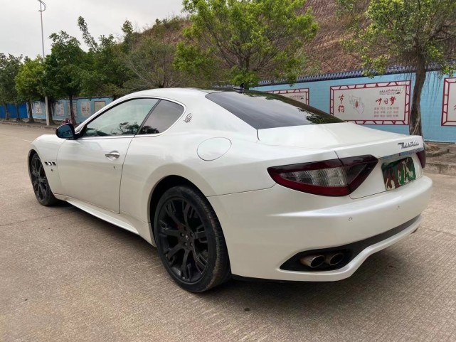 12款玛莎拉蒂gt小跑售价185万