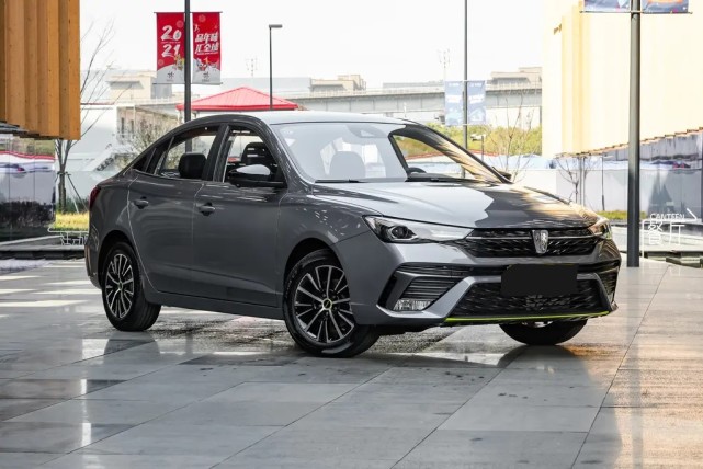 国产车荣威i5120马力55升油耗高配车售价819万