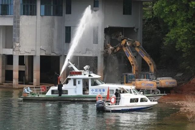 被中央环保督察组"点名"后,黄山太平湖开拆违建!