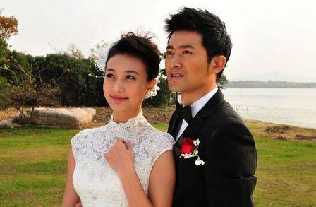 46岁的任泉,"隐藏"了12年的妻子曝光,原来是大家熟悉的歌手