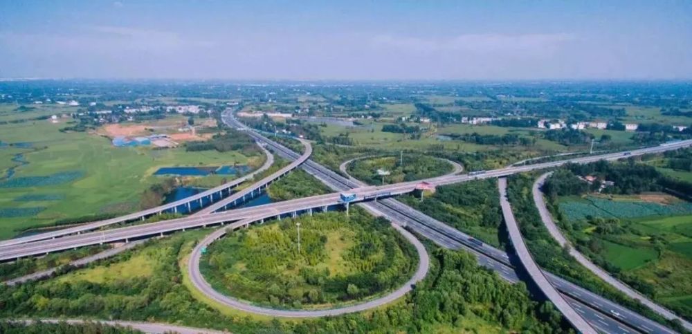 是河南省的交通要地,沪陕,大广两条高速,106,230,312三条国道和338