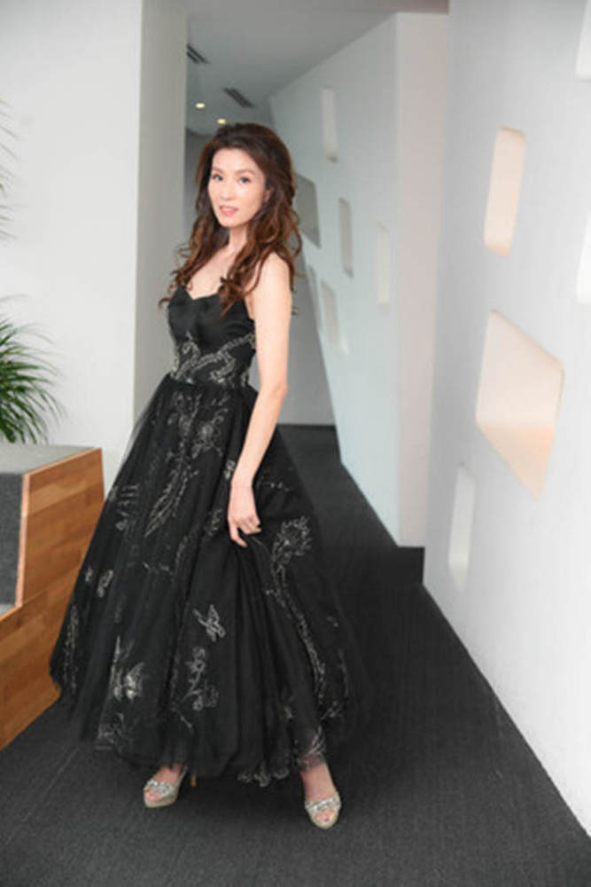 51岁叶全真自曝甲状腺出问题双手不自觉发抖气喘越吃越瘦