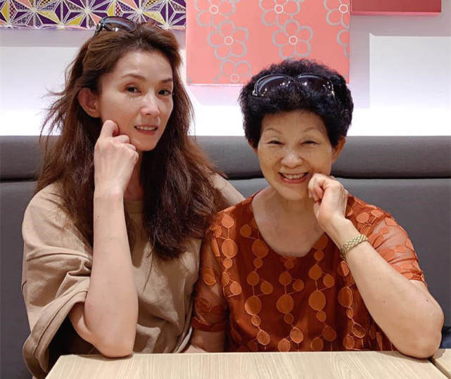 51岁叶全真自曝甲状腺出问题双手不自觉发抖气喘越吃越瘦