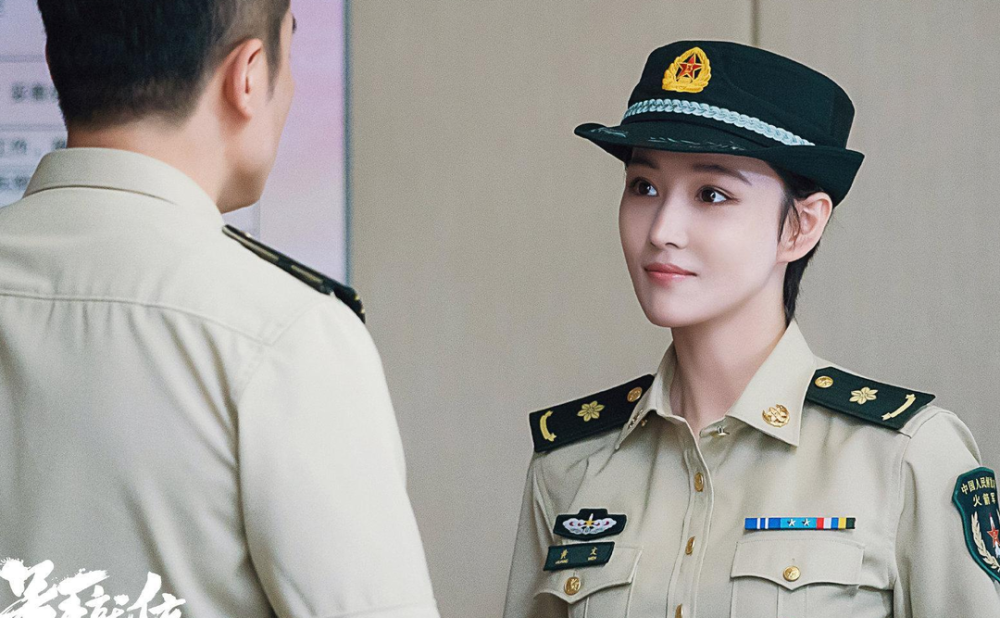 剪短发首演军旅戏,军嫂张馨予实力演绎"真·火箭少女"