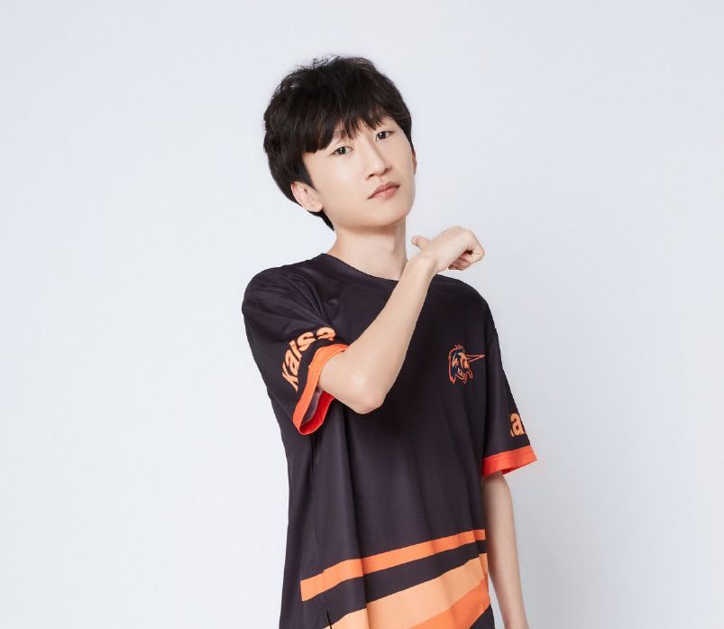 这两年otto的经历还算是挺曲折的,19年的时候otto在v5复出了一次,但