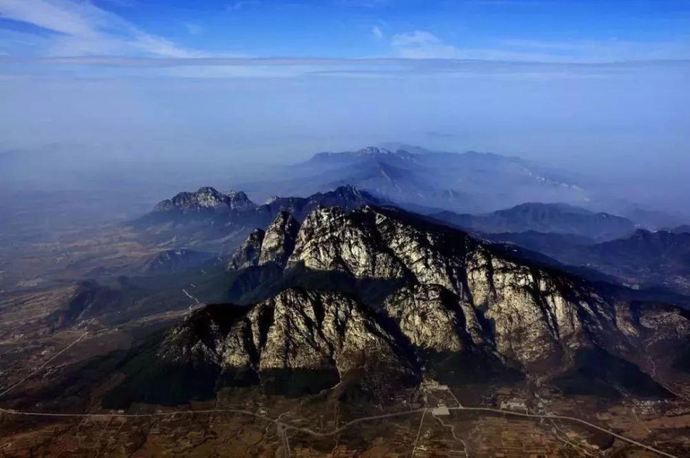 从发展上看,只是颇为令人感到很不同的是,由于其山川景点的人气高