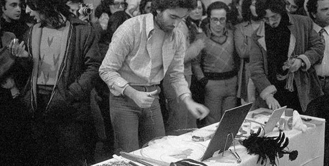 外籍女子将自己麻醉六小时,任由观众摆布,只为展现人性美丑!