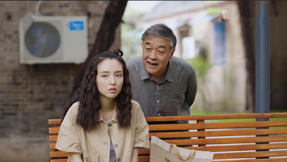 白敬亭,吴倩《八零九零》开播,老戏骨云集,有望超