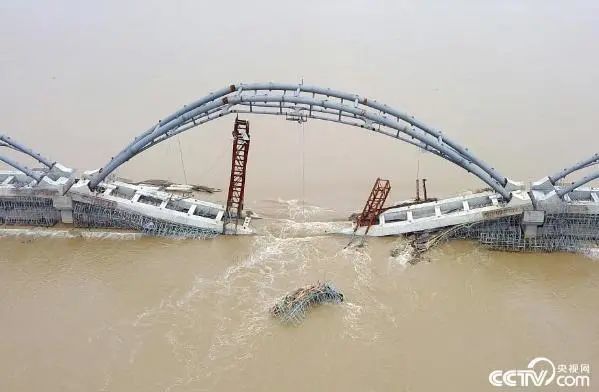 福州一在建大桥发生断裂坍塌事故!