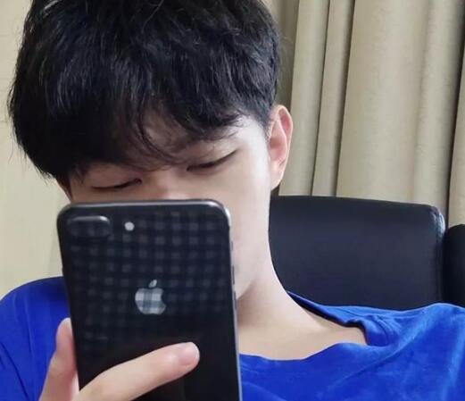 而就这最近,成功上位的另一位主播北慕也是将这波"