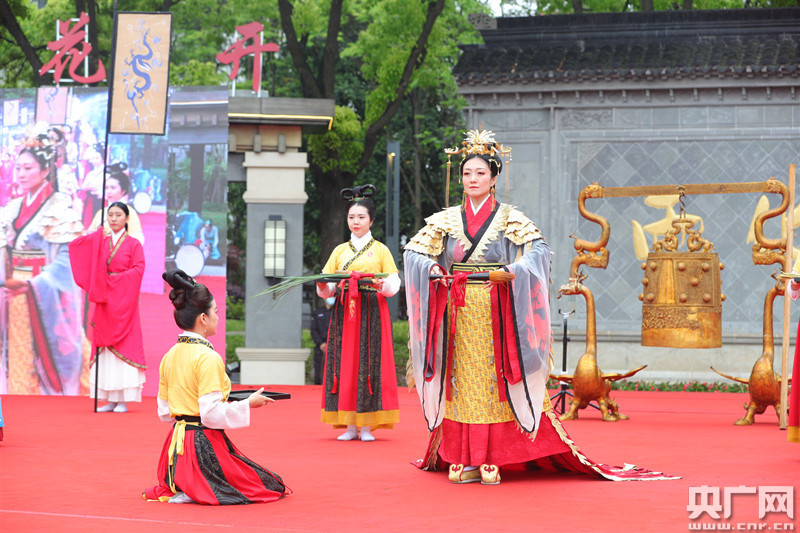 上海宝山罗店花神庙会举办
