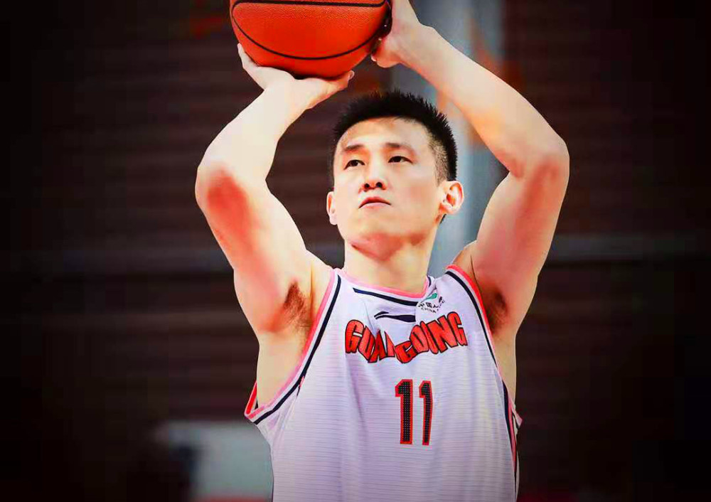 周鹏定海神针总决赛广东男篮正常发挥拔头筹辽篮发挥失水准