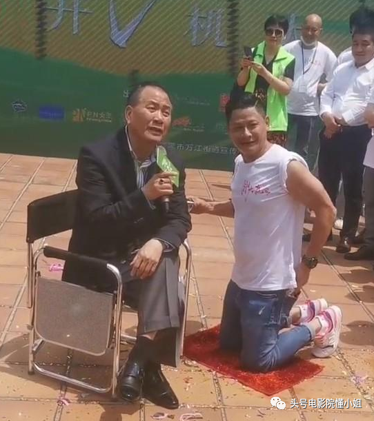 63岁万梓良收徒,提携周星驰林家栋姜皓文,他做大哥真正人戏合一|姜皓