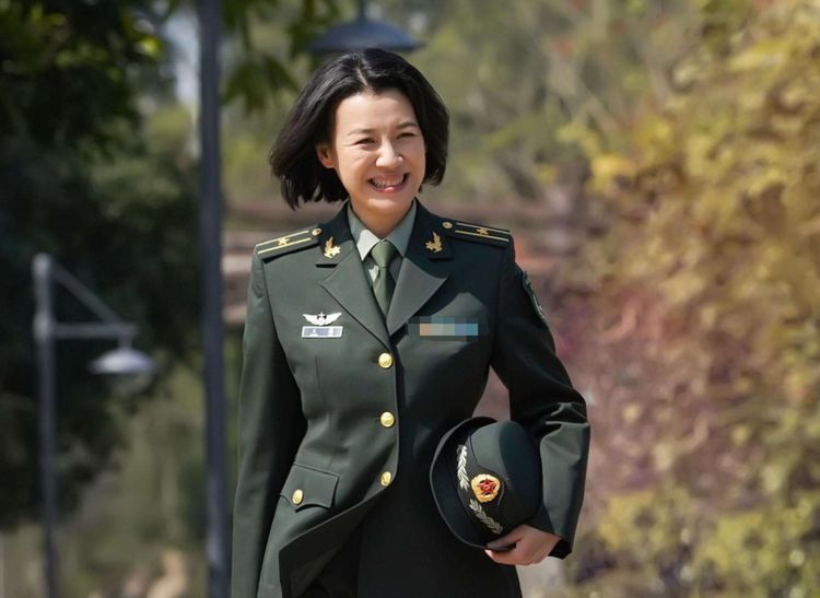 都因父母爱情而走红一个被前夫抛弃一个却嫁豪门成阔太