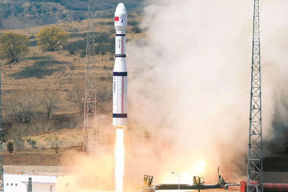 新华社发4月27日11时20分,长征六号遥五运载火箭在太原卫星发射中心