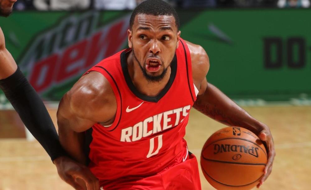 火箭球员被殴打后画面曝光赤裸半身满脸鲜血太狼狈小波特与警察争论