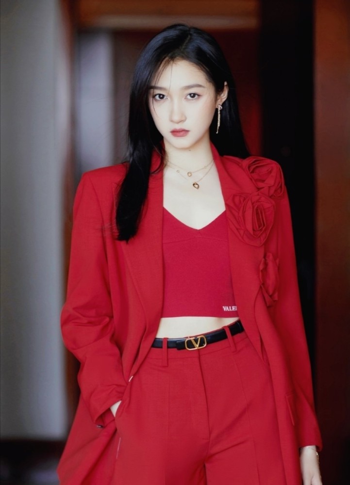 关晓彤画粉丝,虽然成品不怎么样,但双向奔赴的爱真好嗑