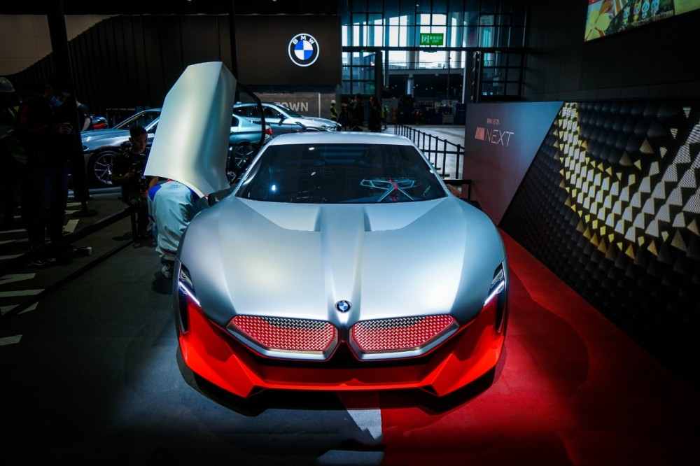 未来感十足!bmw vision m next实车现身上海车展