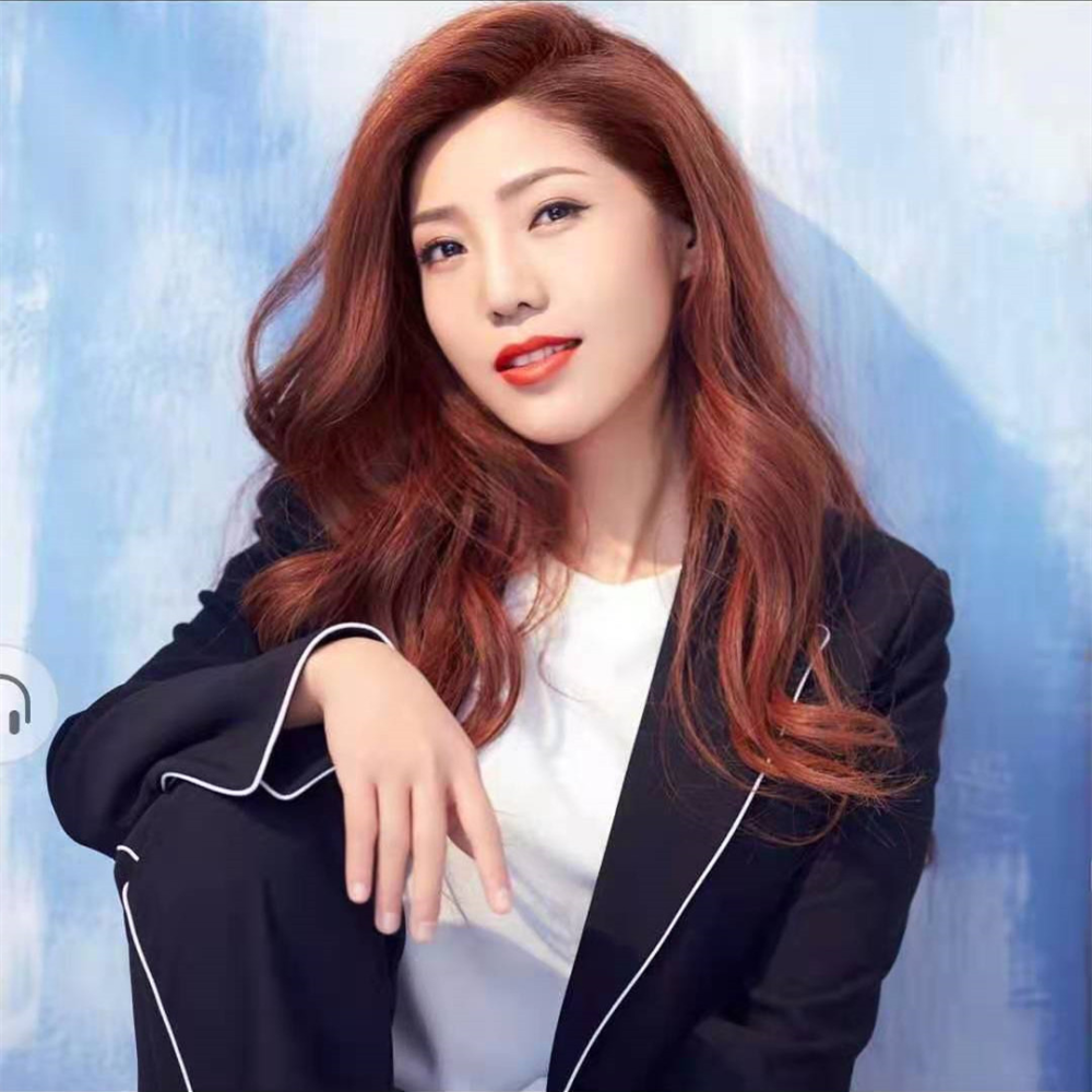 陌陌主播天蝎丹直播间演唱《酒醉的蝴蝶》,展现别样的广场舞神曲