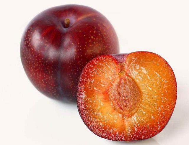 6月吃李子有什么好处哪些人适合吃哪些人不适合吃