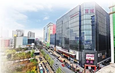 服装城集团拥有东都,新东城,西城等15家商业主体市场,分别经营服装,小