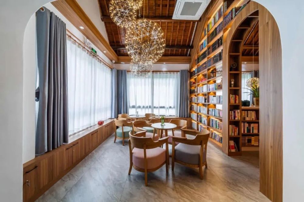 魔都网红爱书吧民宿就在金山这里